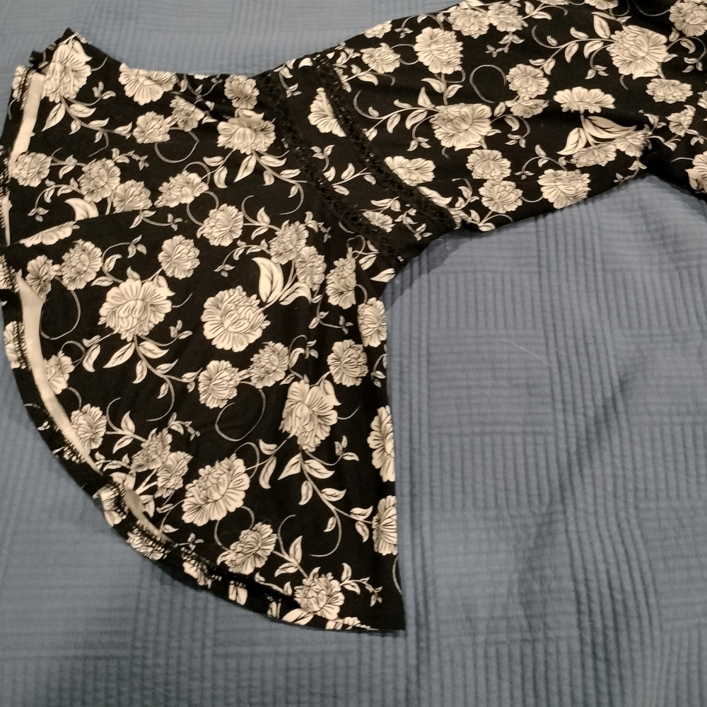 Concepts blouse - Picture 2 of 3